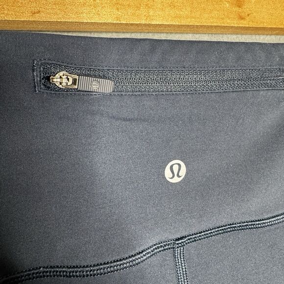 Lululemon On Your Mark Crop Women's Size 12 Leggings Midnight Navy Blue Cinched - Picture 5 of 8